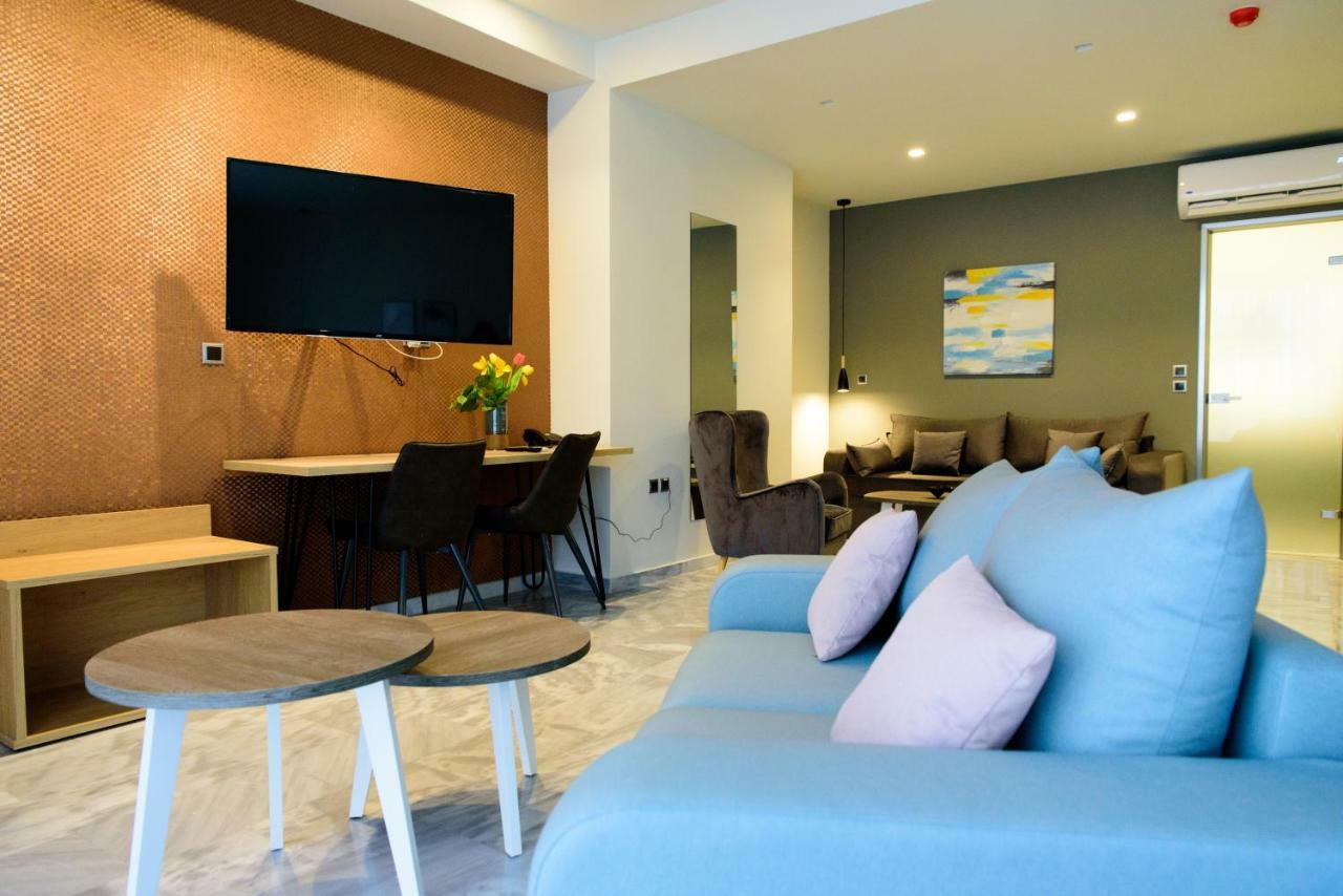 Eva Apartments พีเรียส ภายนอก รูปภาพ
