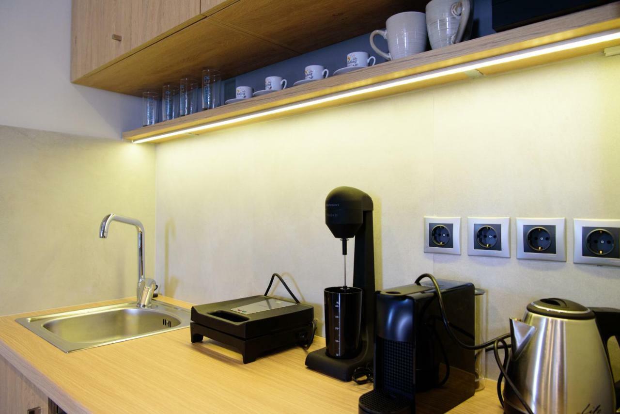Eva Apartments พีเรียส ภายนอก รูปภาพ