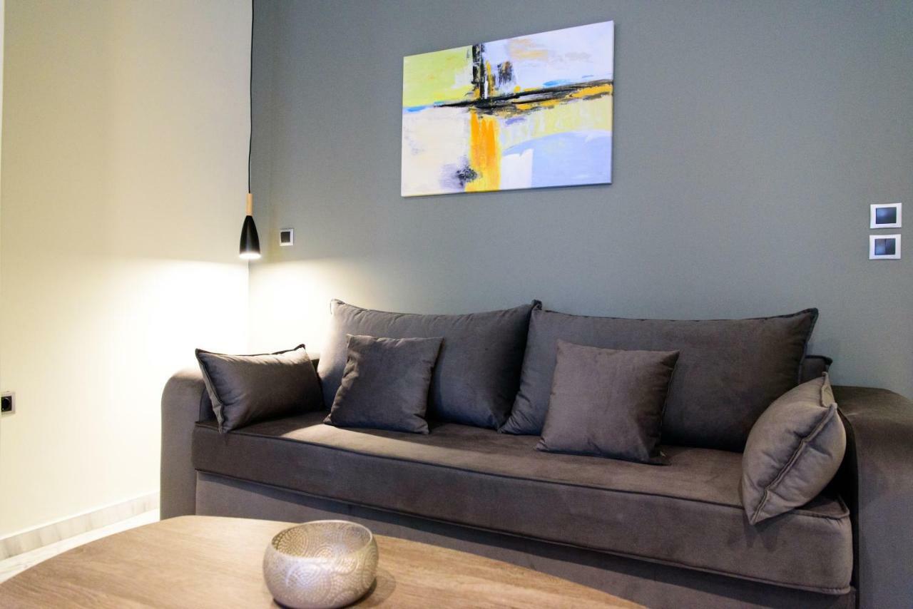 Eva Apartments พีเรียส ภายนอก รูปภาพ