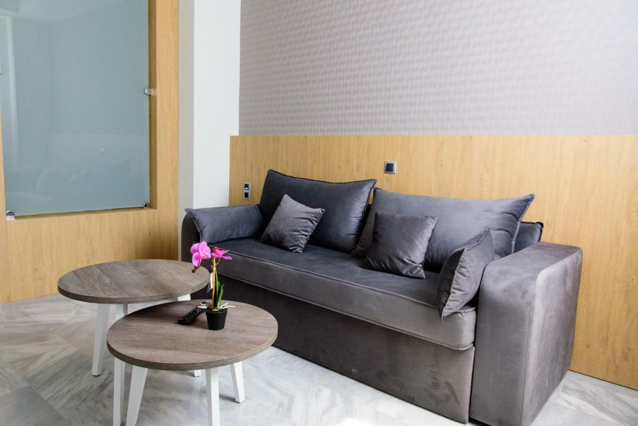 Eva Apartments พีเรียส ภายนอก รูปภาพ
