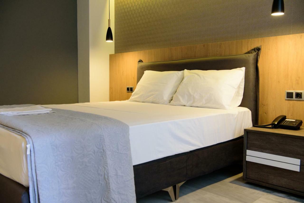 Eva Apartments พีเรียส ภายนอก รูปภาพ